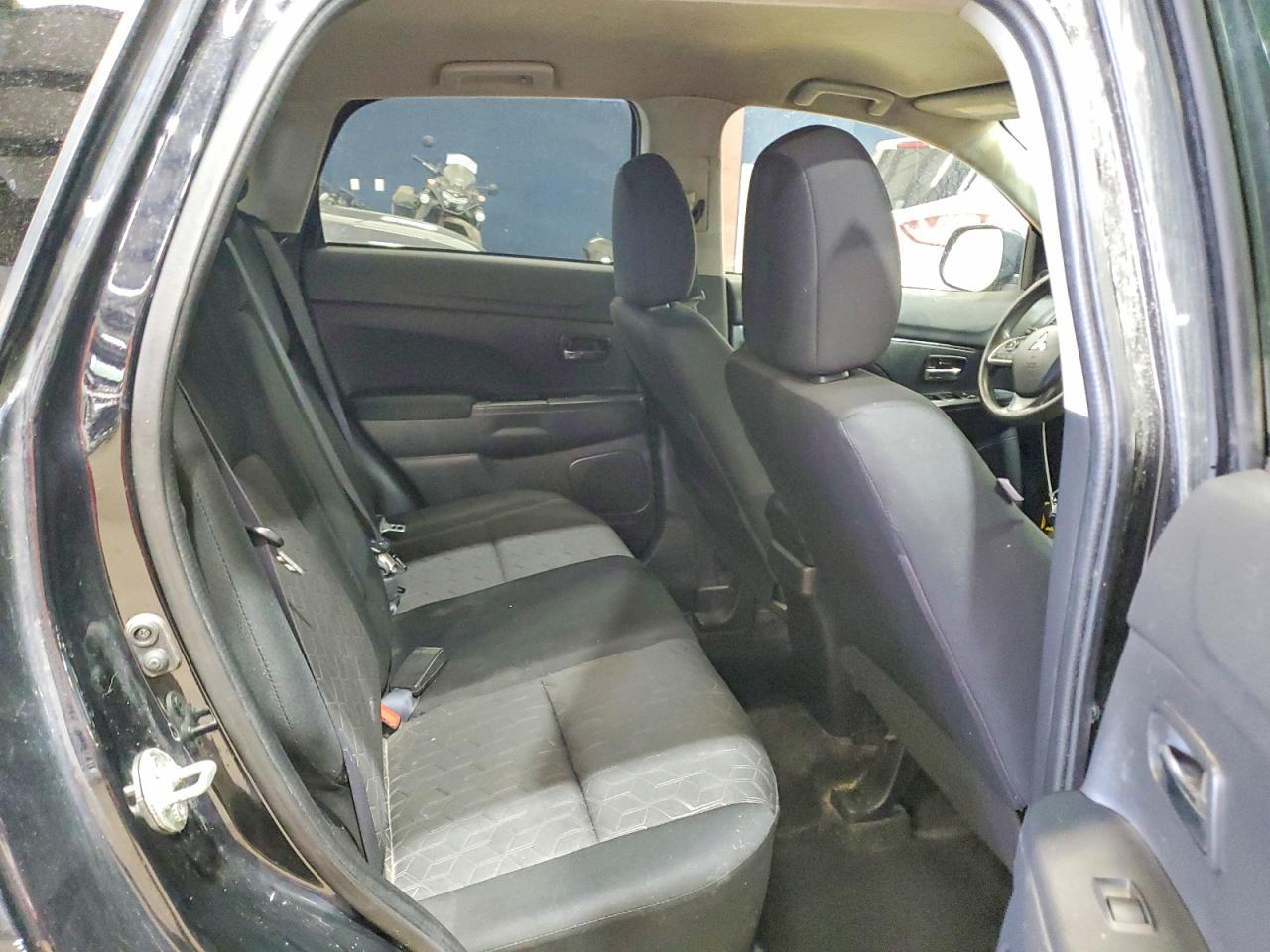 MITSUBISHI OUTLANDER SPORT