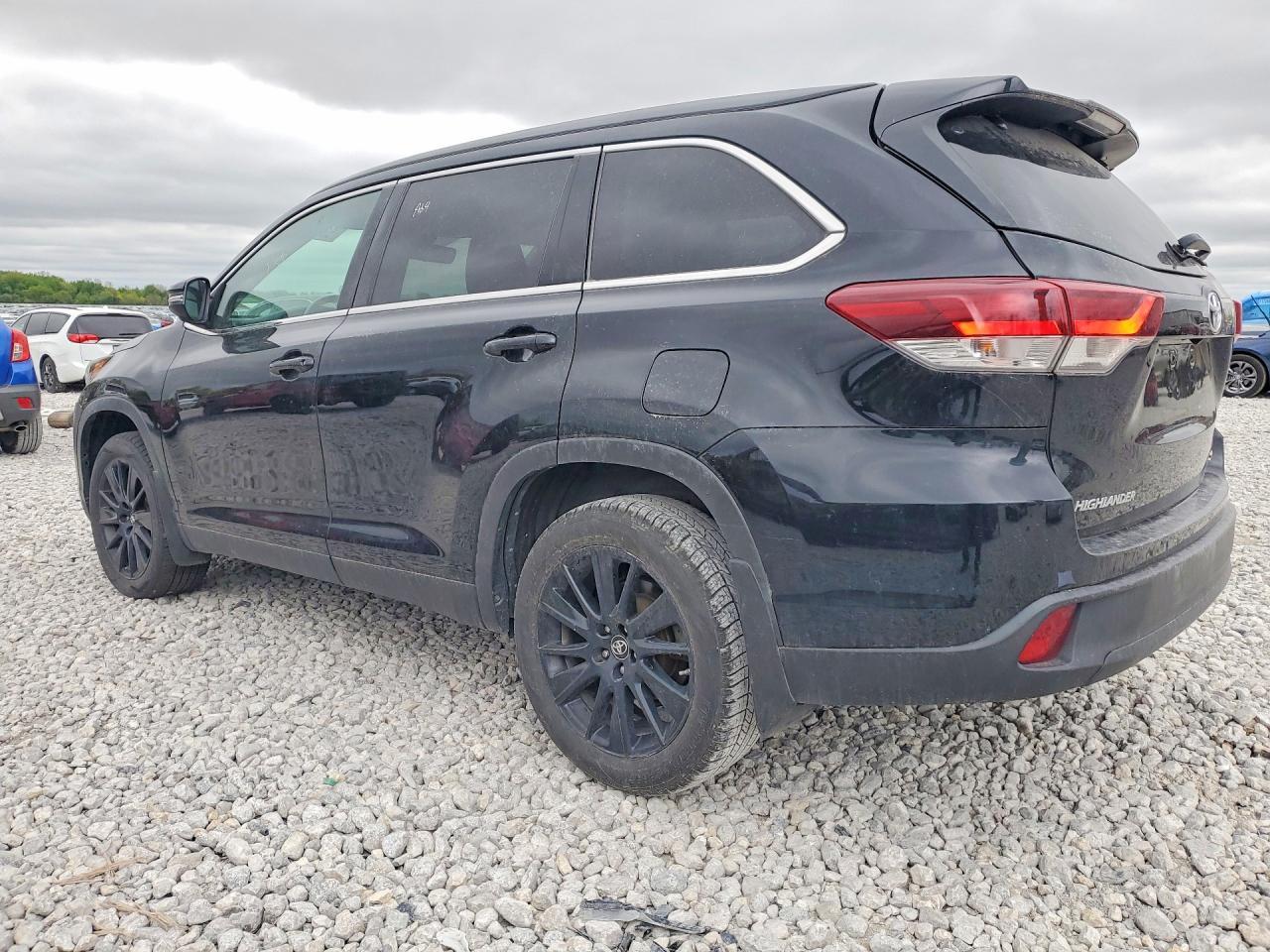 TOYOTA HIGHLANDER