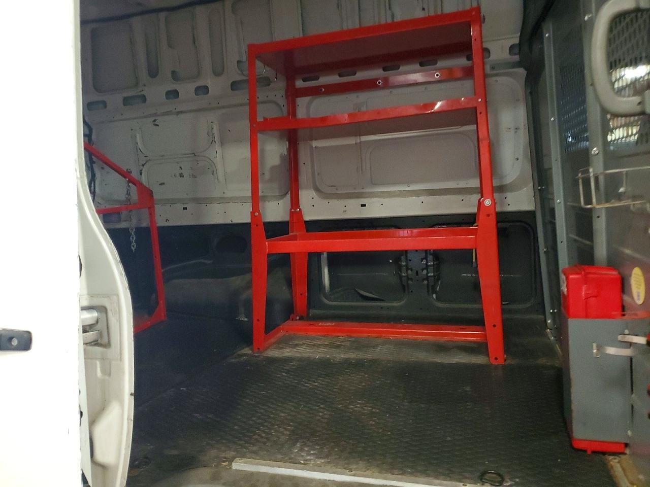 NISSAN NV