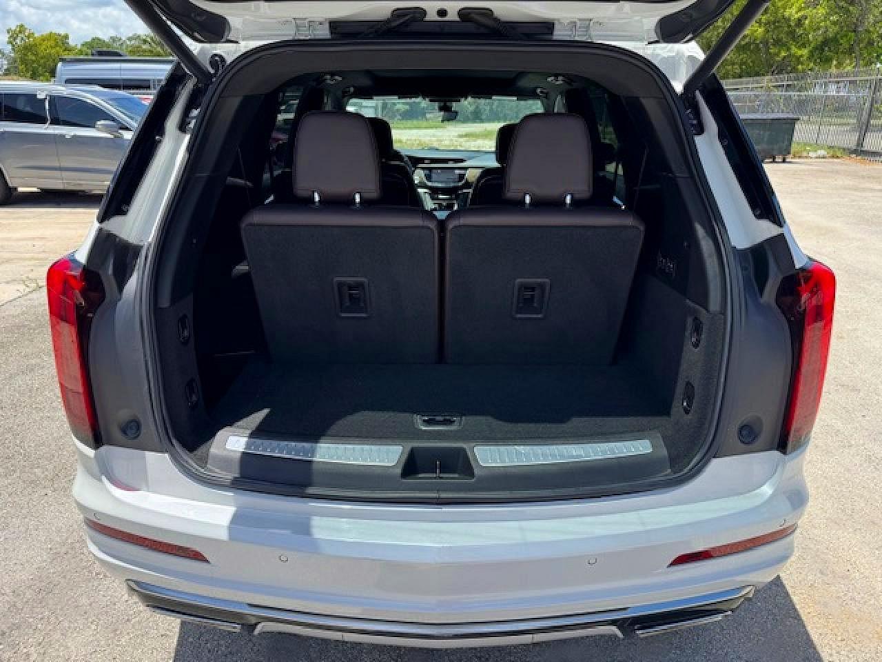 CADILLAC XT6