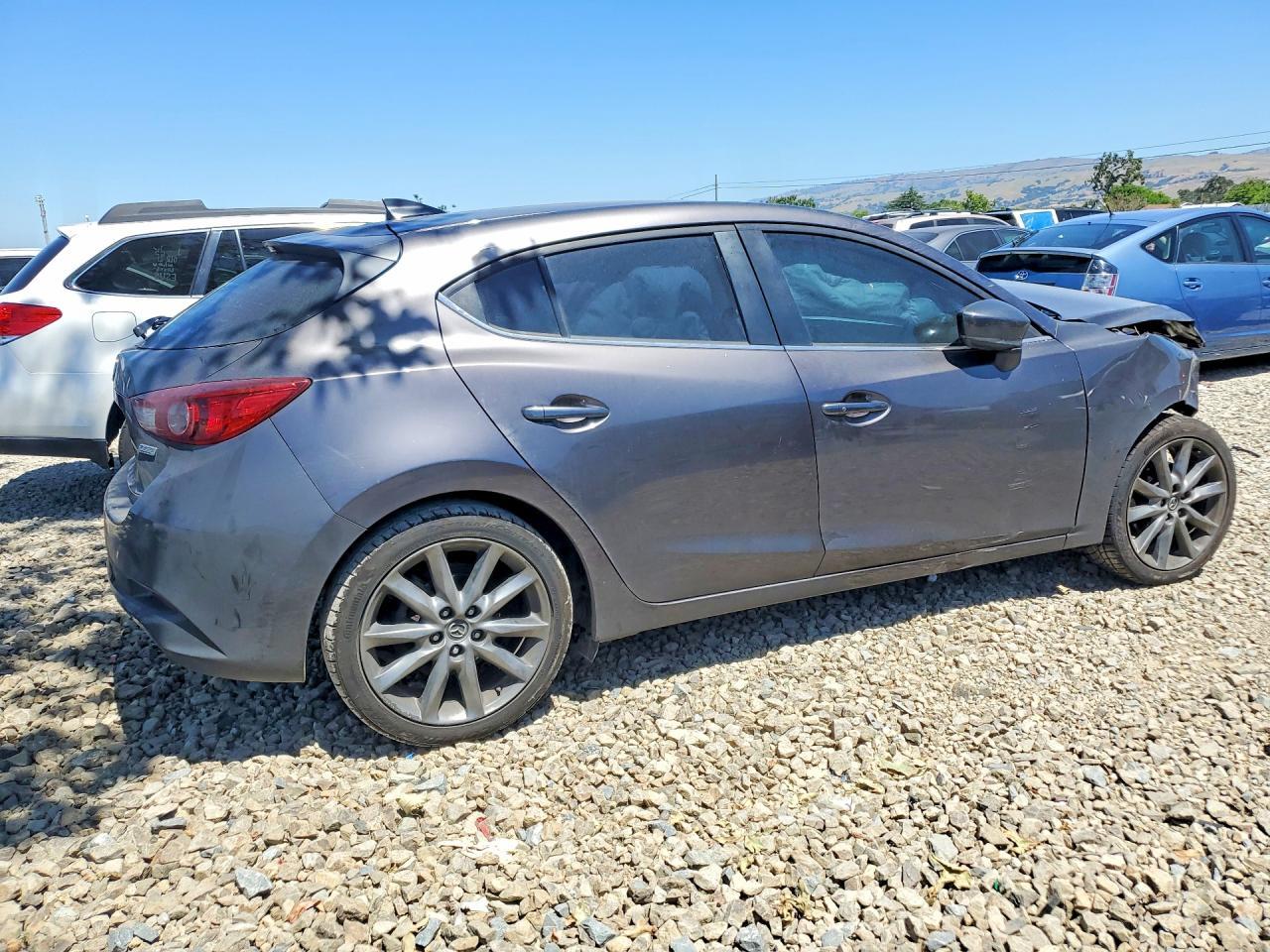 2018 MAZDA 3 — фото 3