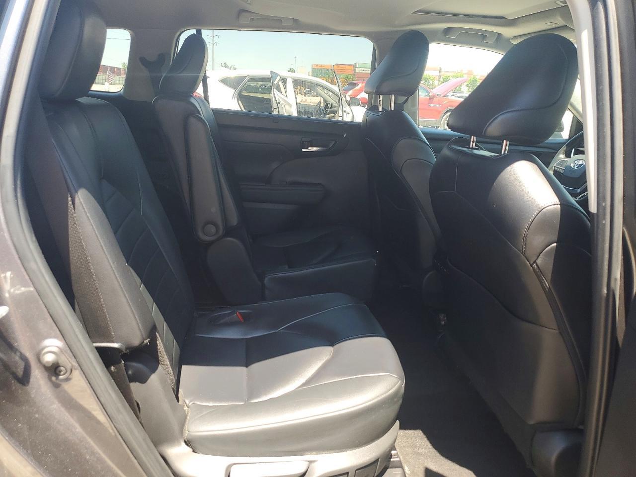 TOYOTA HIGHLANDER HYBRID
