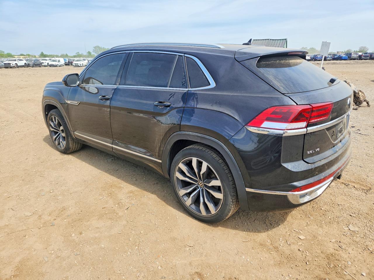 2022 VOLKSWAGEN ATLAS CROSS SPORT — фото 2
