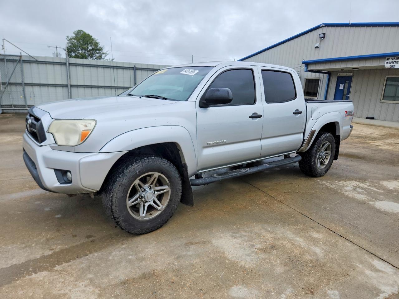 TOYOTA TACOMA