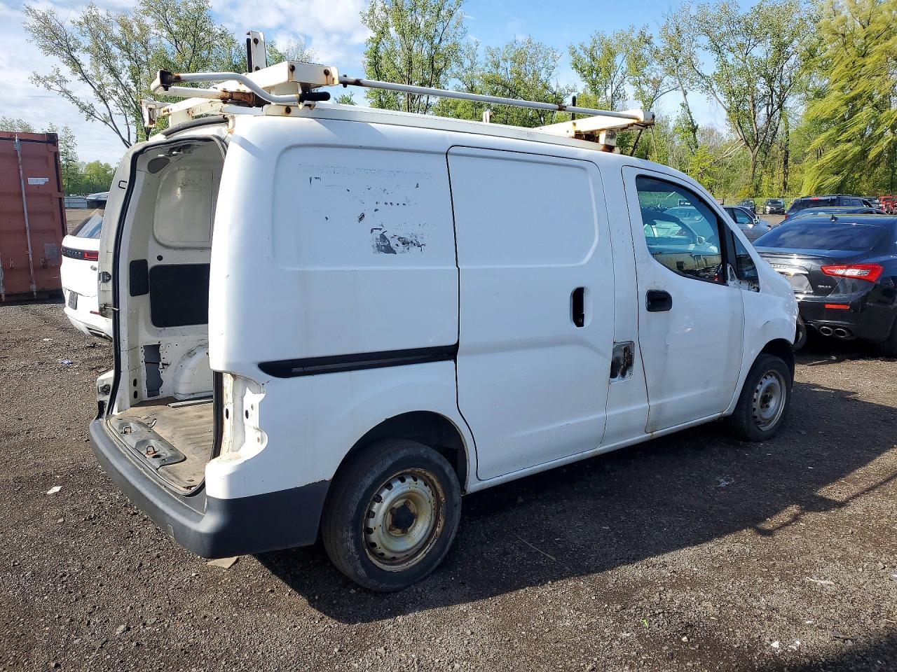 NISSAN NV200