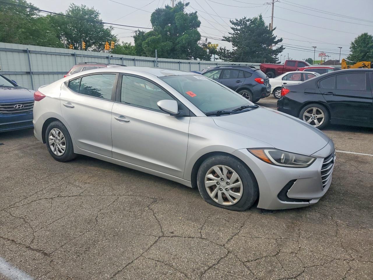 2017 HYUNDAI ELANTRA — фото 4