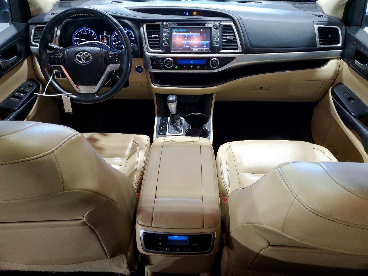TOYOTA HIGHLANDER