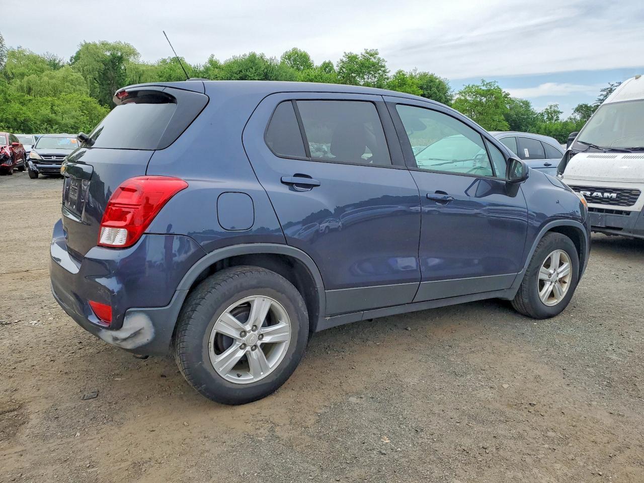 CHEVROLET TRAX