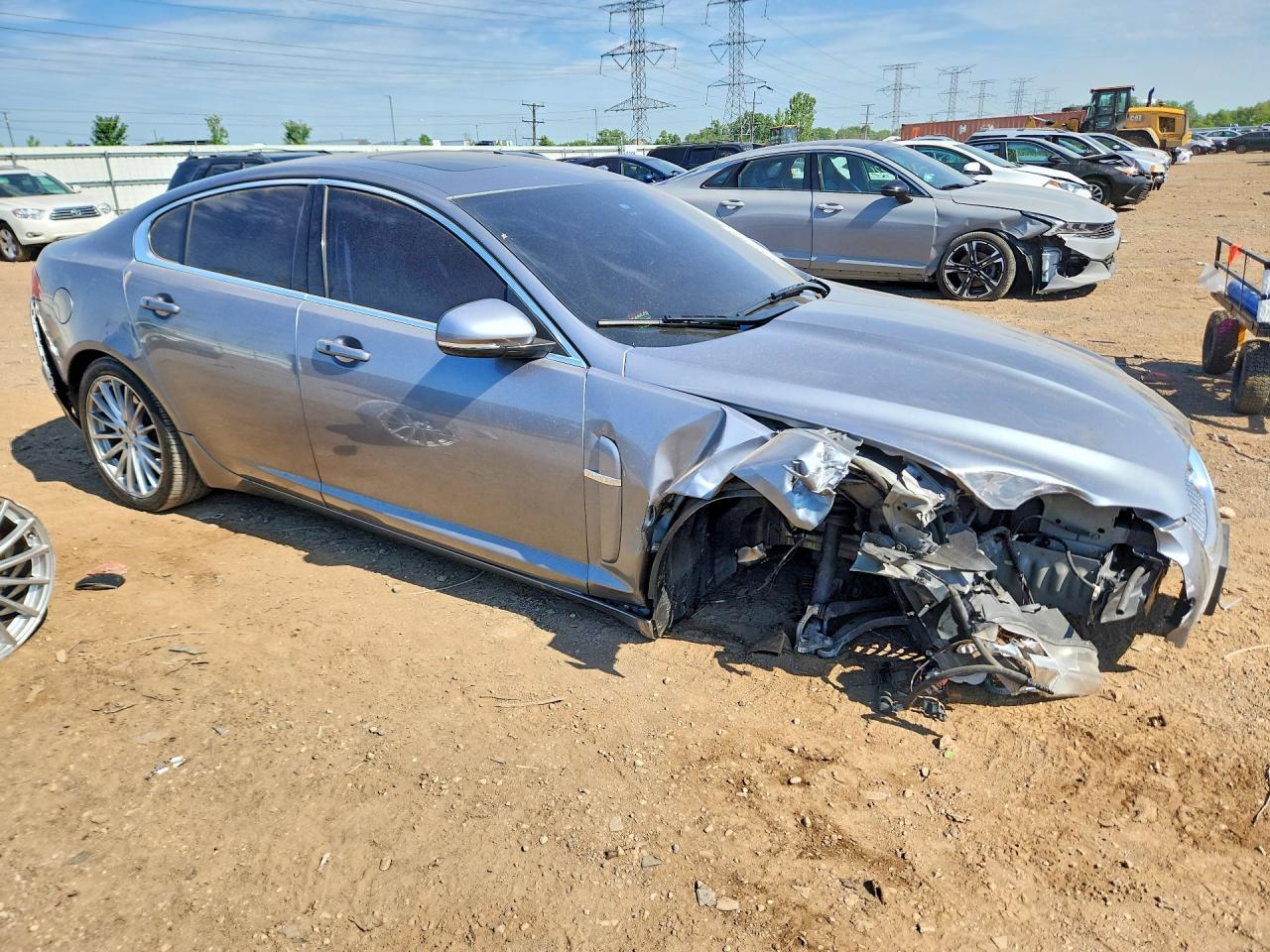 2010 JAGUAR XF — фото 4
