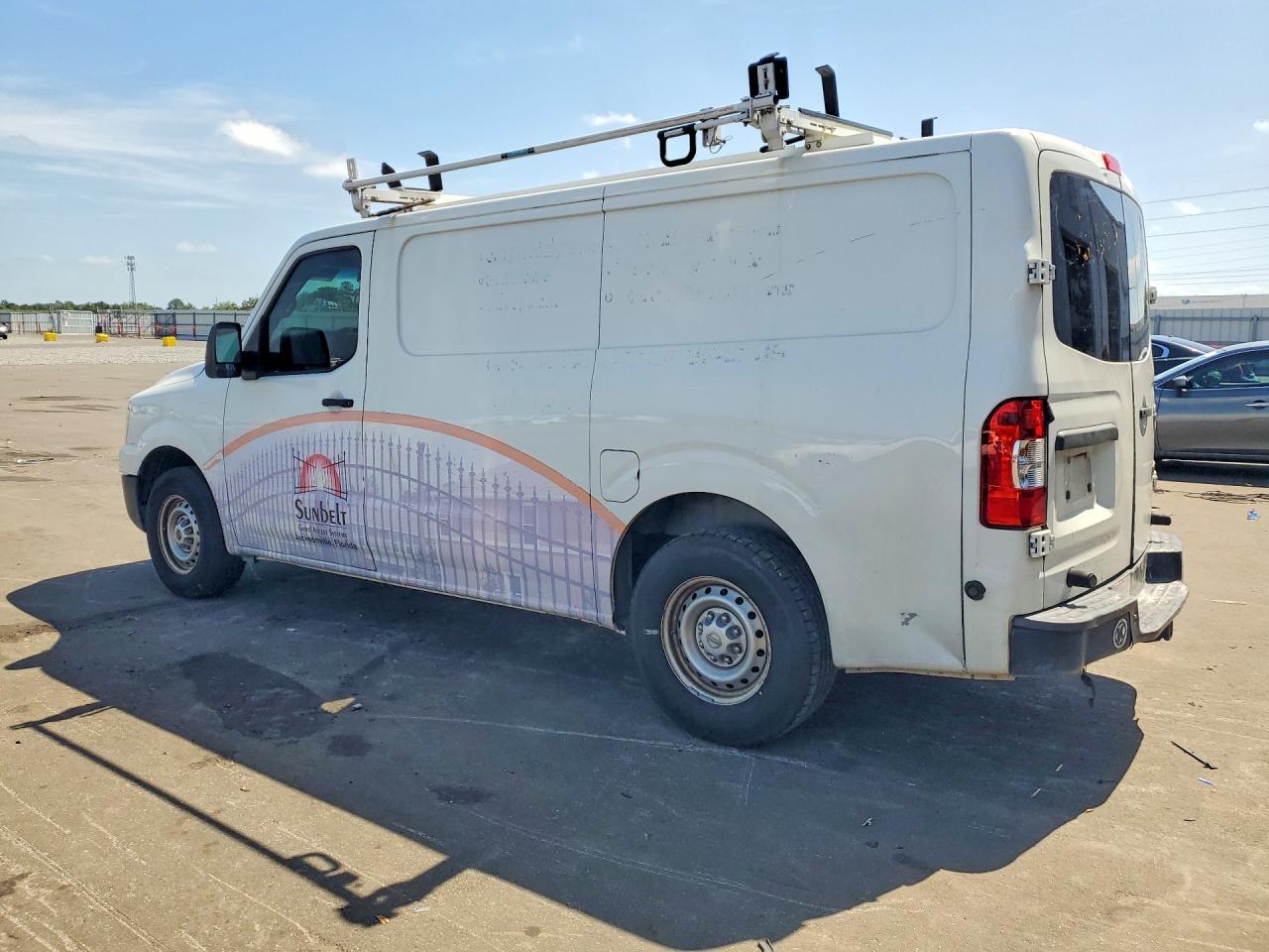 NISSAN NV