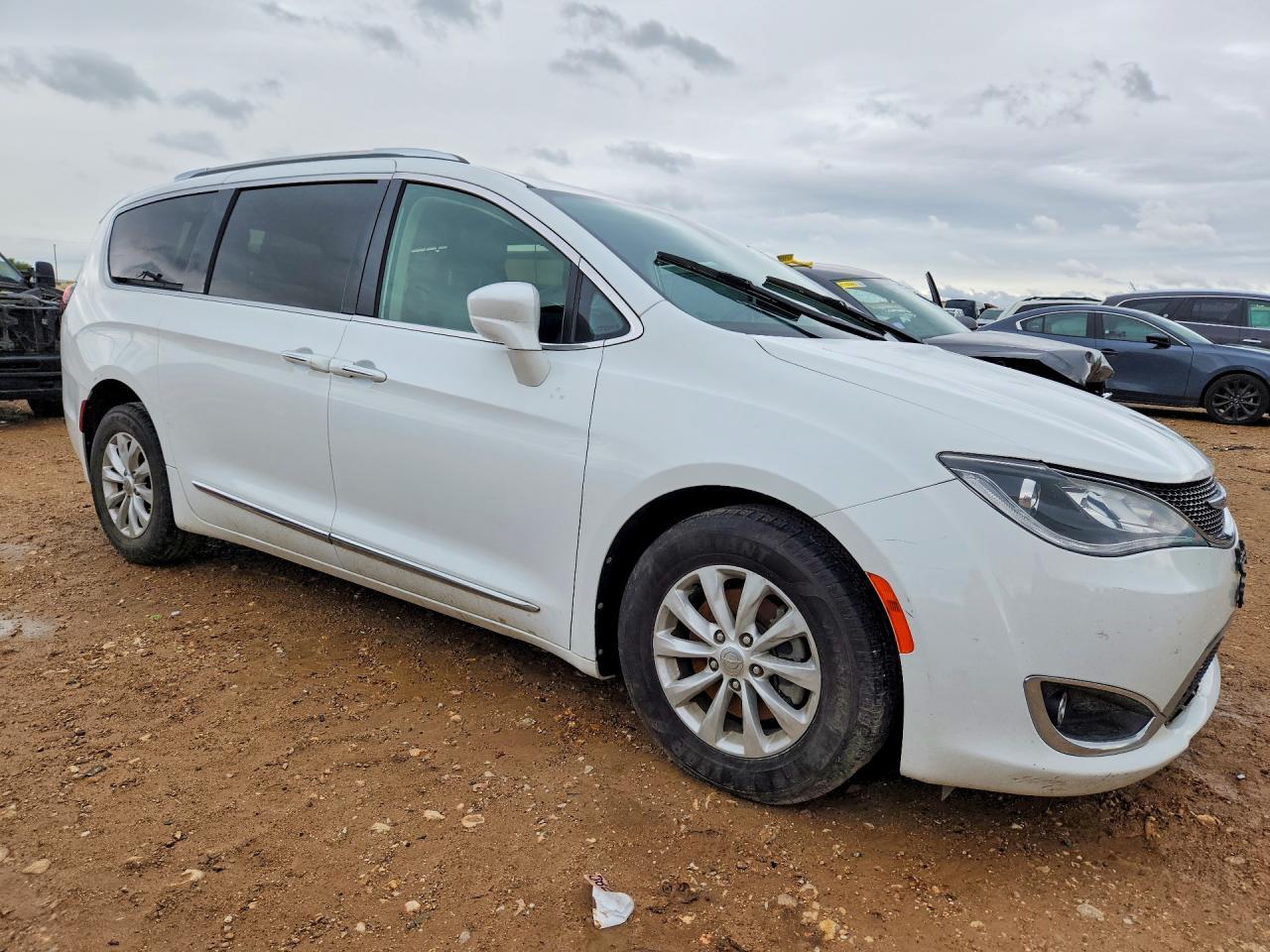 CHRYSLER PACIFICA