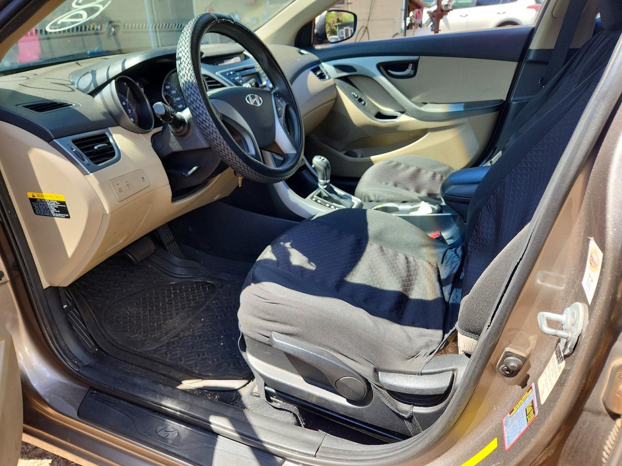 HYUNDAI ELANTRA