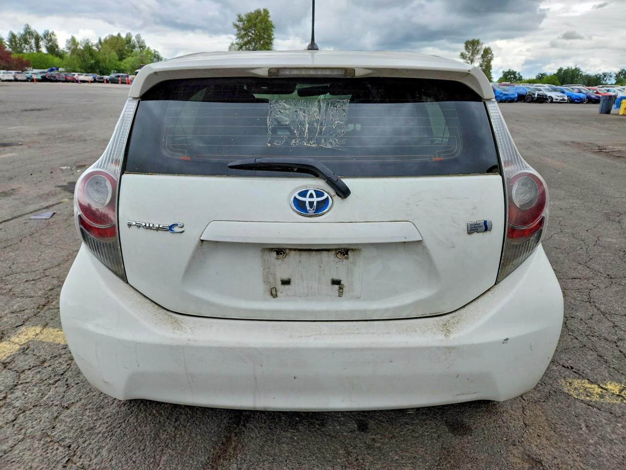 2013 TOYOTA PRIUS C — фото 6