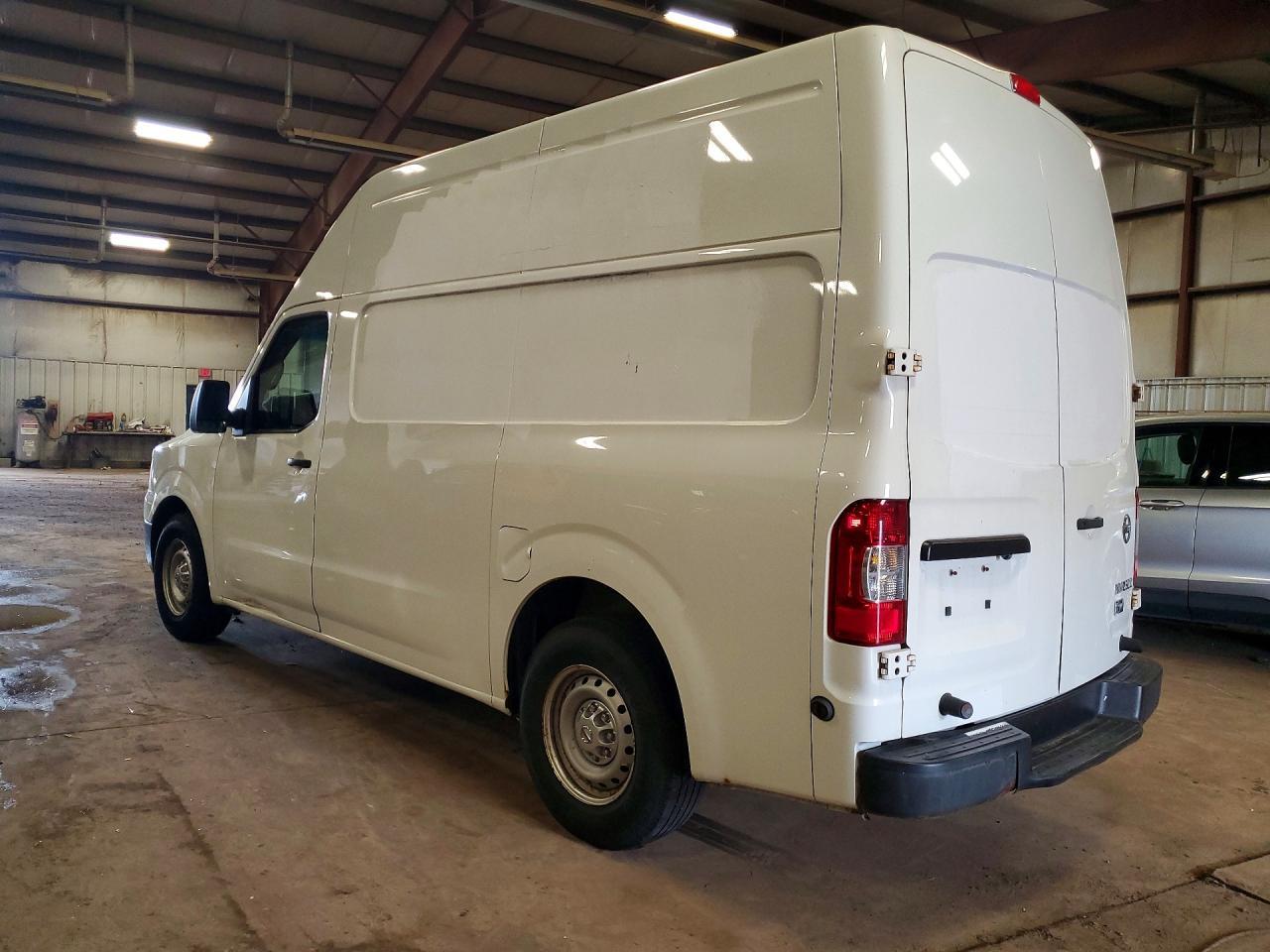 NISSAN NV