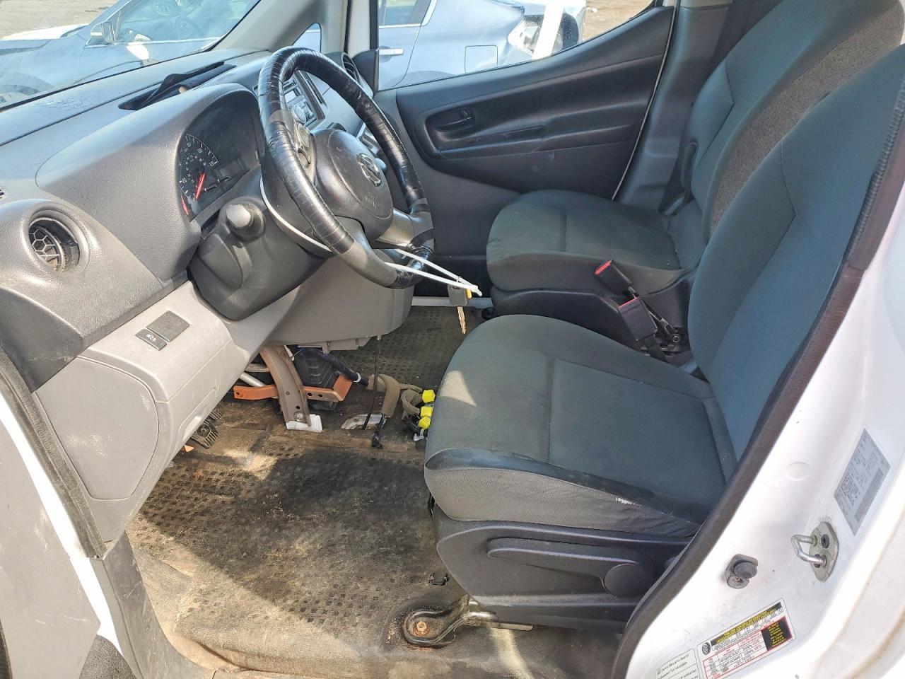 NISSAN NV200