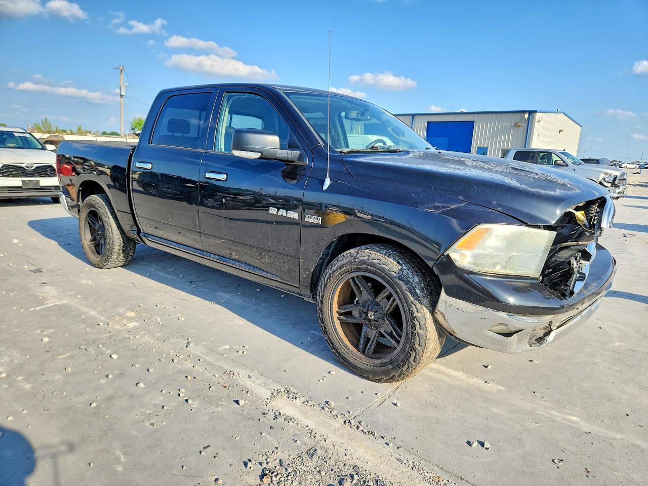 2010 DODGE RAM 1500 — фото 4