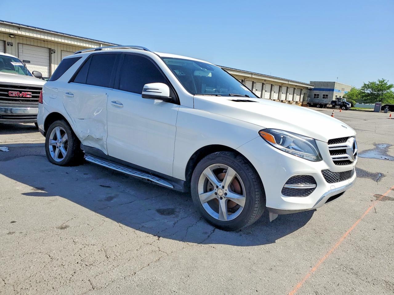 2016 MERCEDES-BENZ GLE-CLASS — фото 4