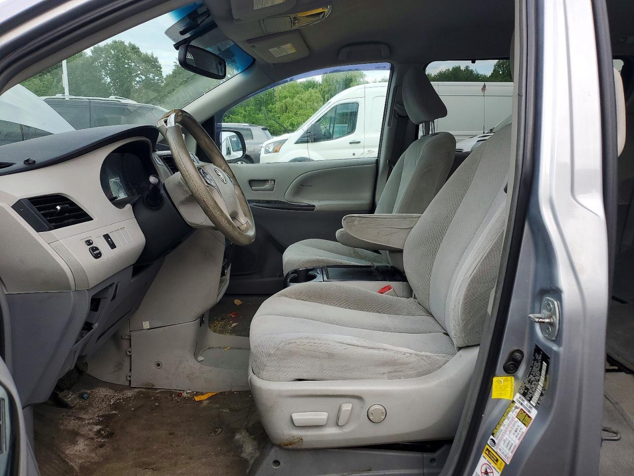 TOYOTA SIENNA