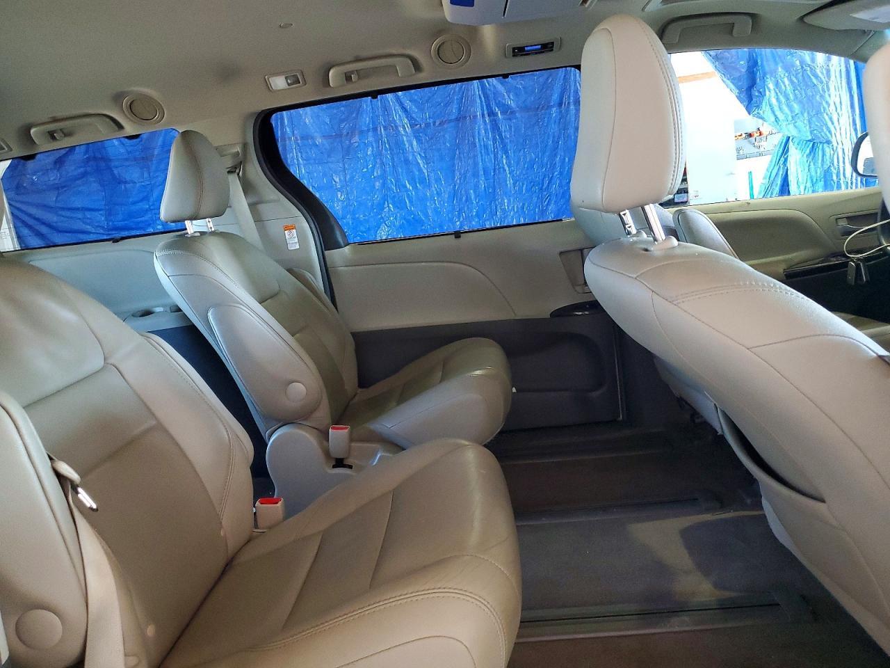 2015 TOYOTA SIENNA — фото 11