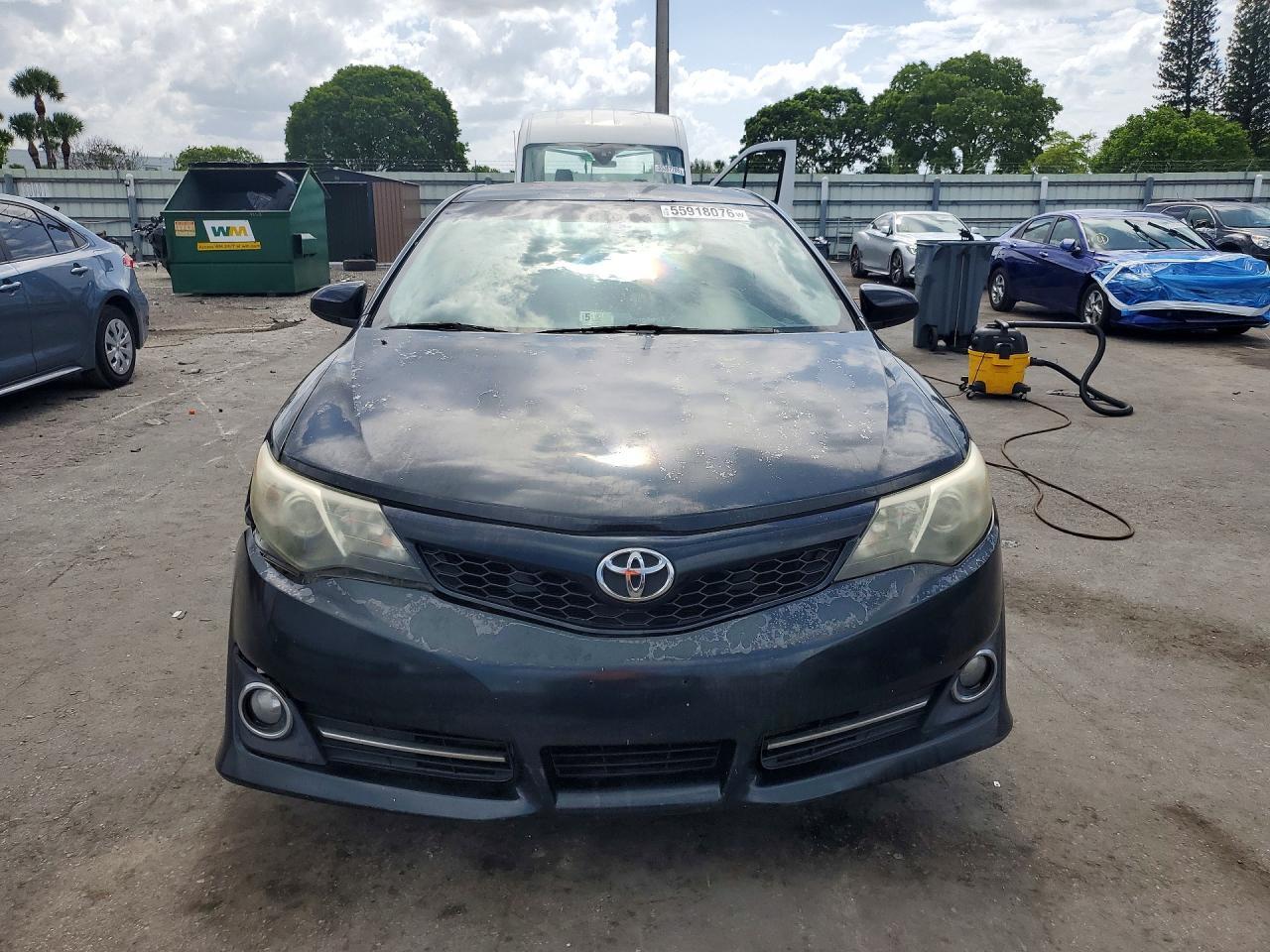 TOYOTA CAMRY