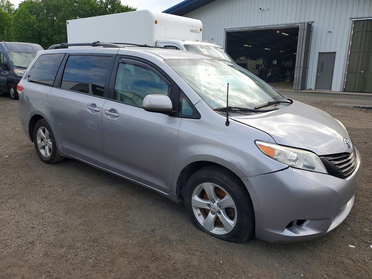 TOYOTA SIENNA