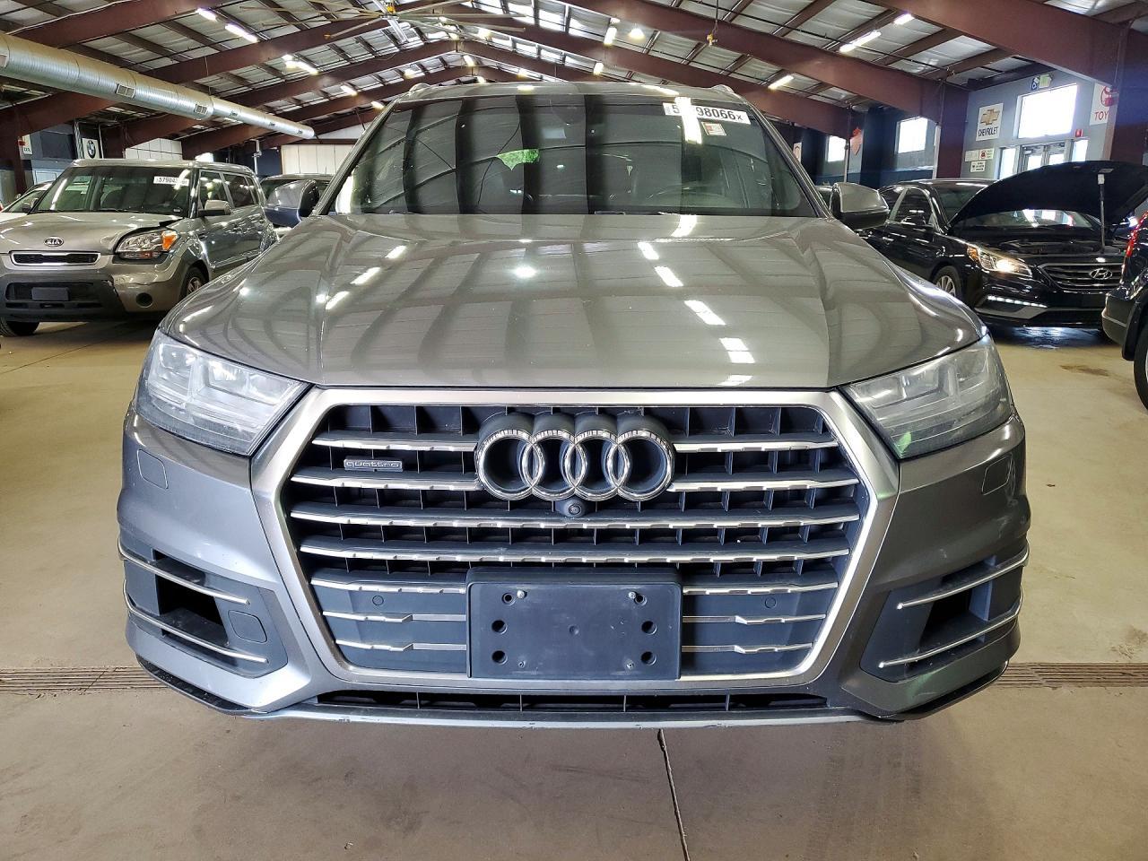 2017 AUDI Q7 — фото 5