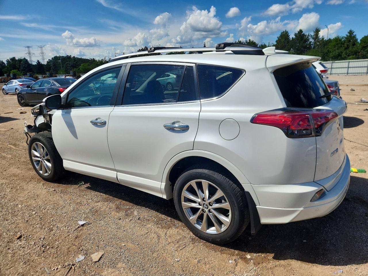 2017 TOYOTA RAV4 — фото 2