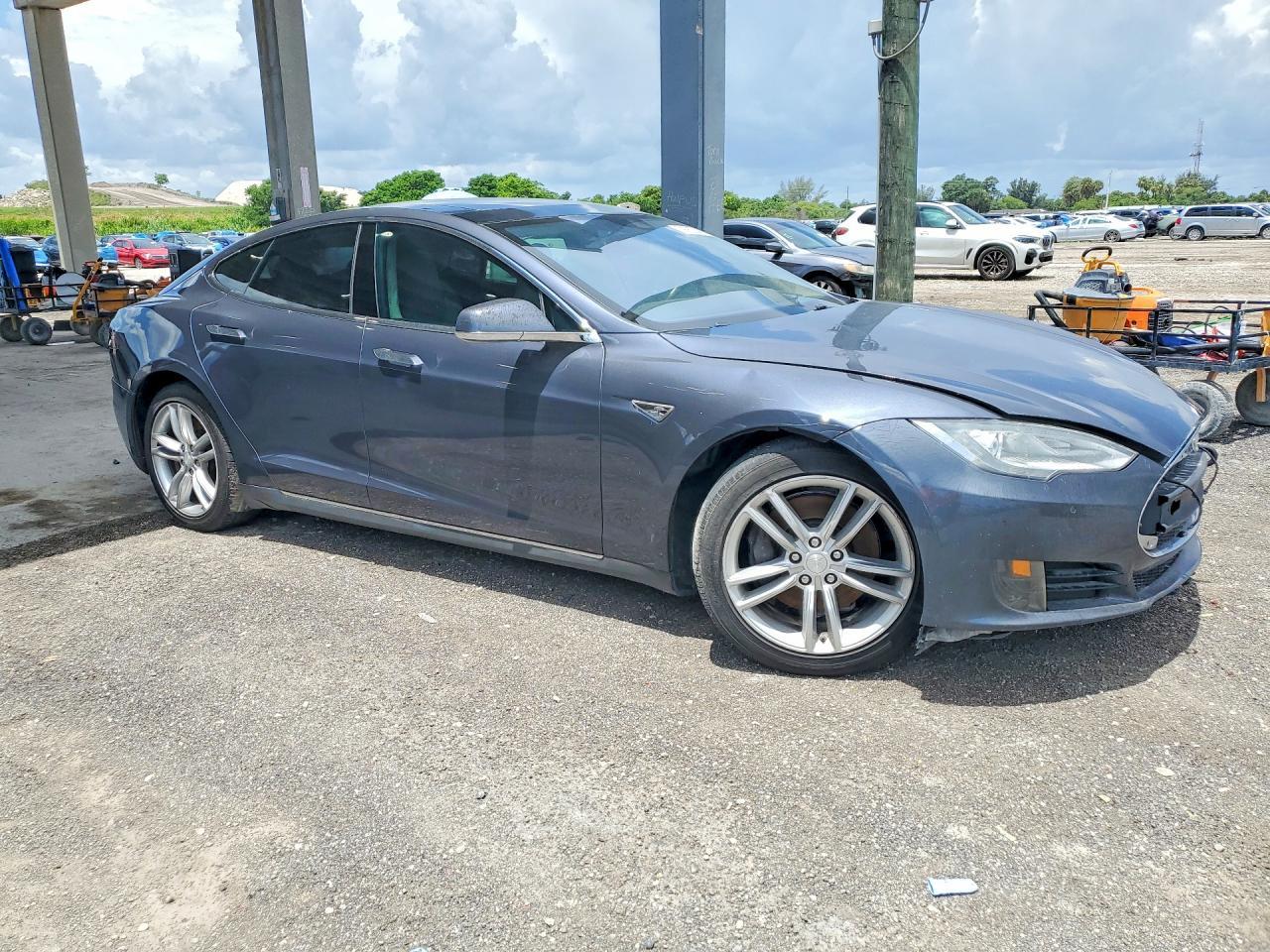 2016 TESLA MODEL S — фото 4