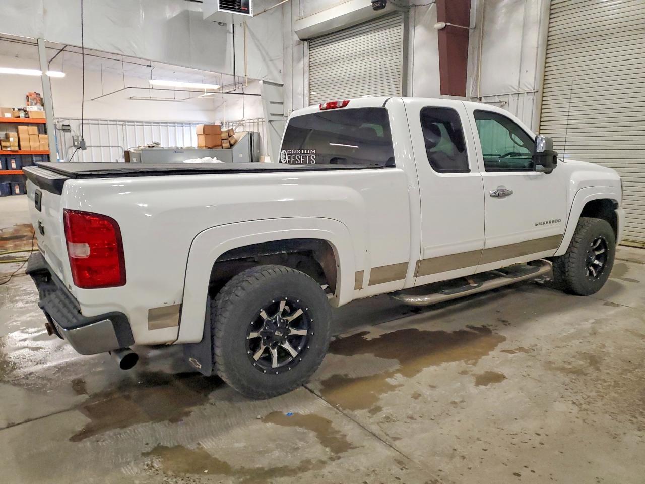 2010 CHEVROLET SILVERADO 1500 — фото 3
