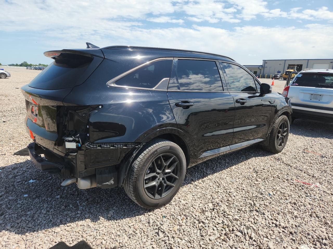 2023 KIA SORENTO — фото 3