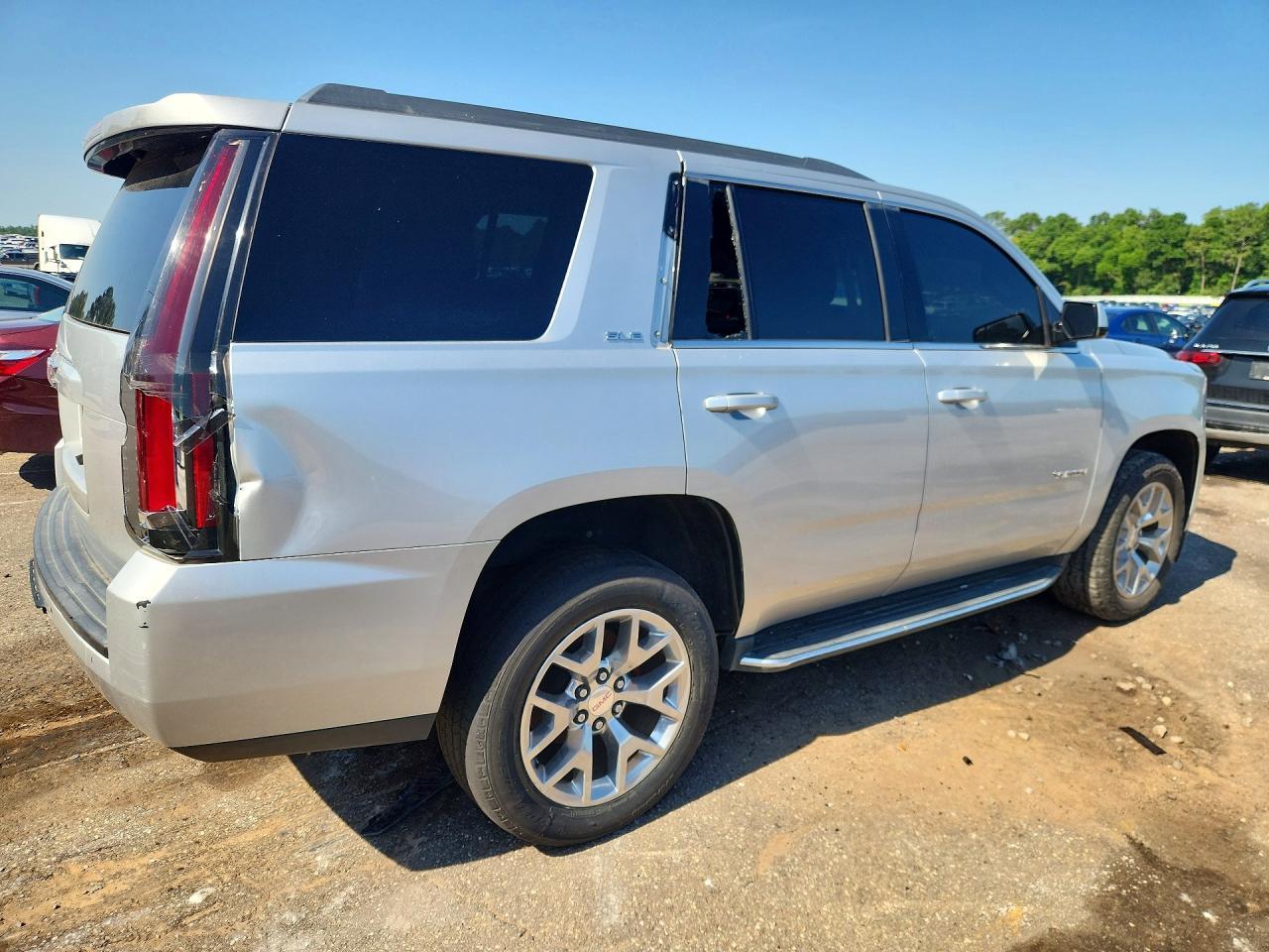 2017 GMC YUKON — фото 3