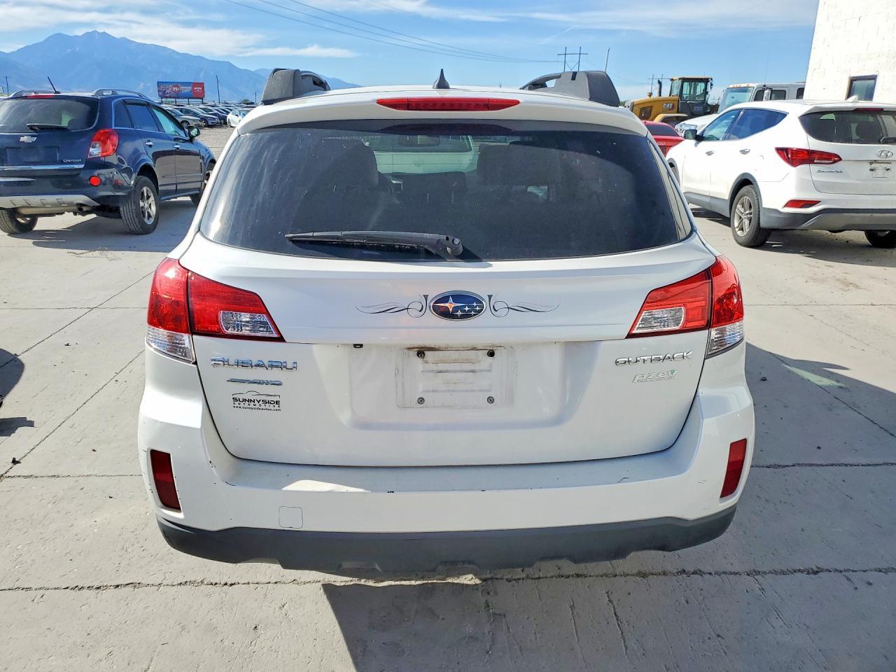 2013 SUBARU OUTBACK — фото 6
