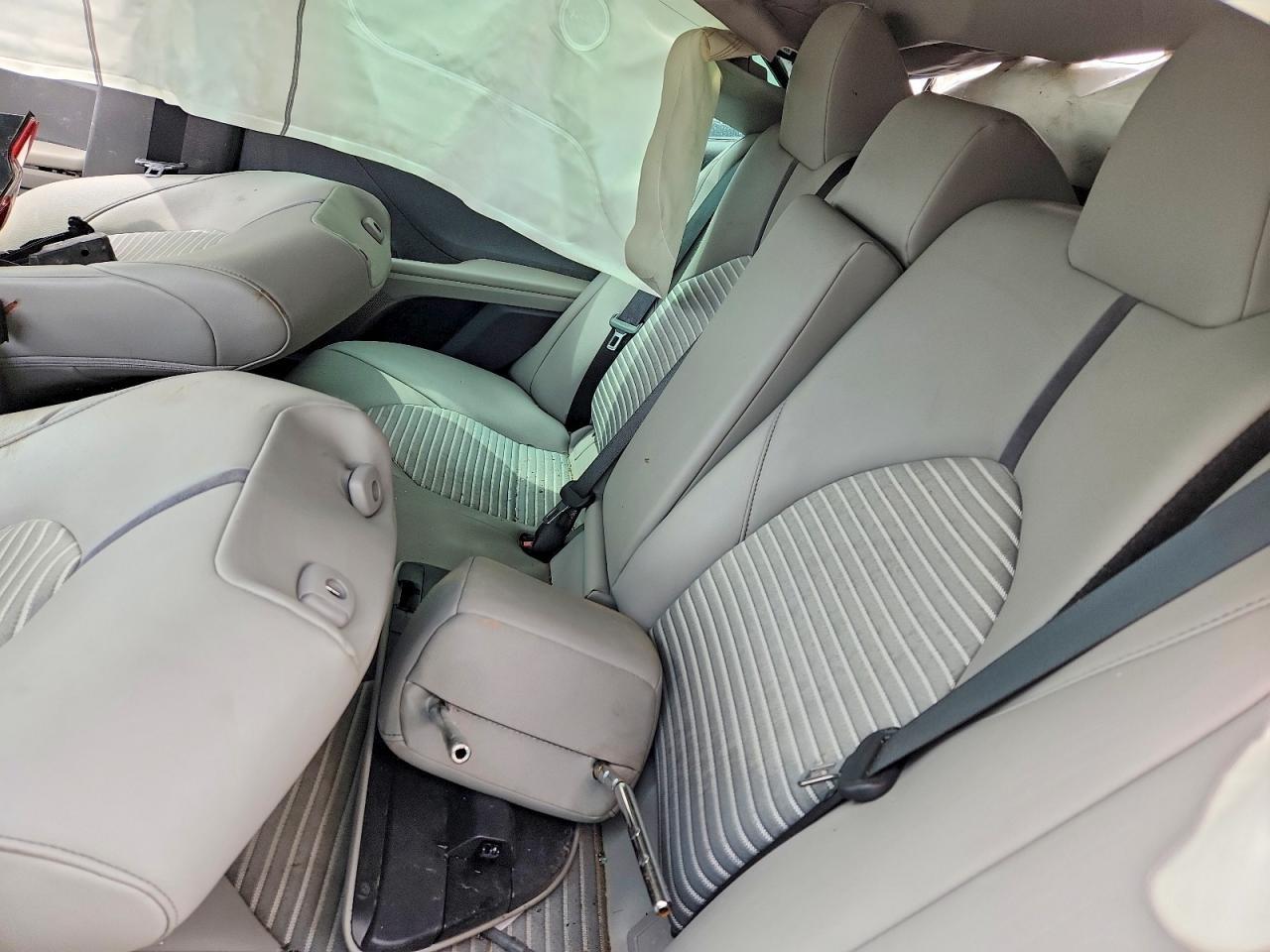 2021 TOYOTA CAMRY HYBRID — фото 10
