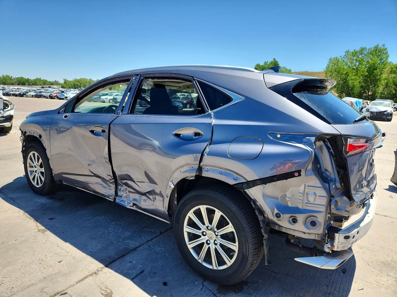 2017 LEXUS NX 200T — фото 2