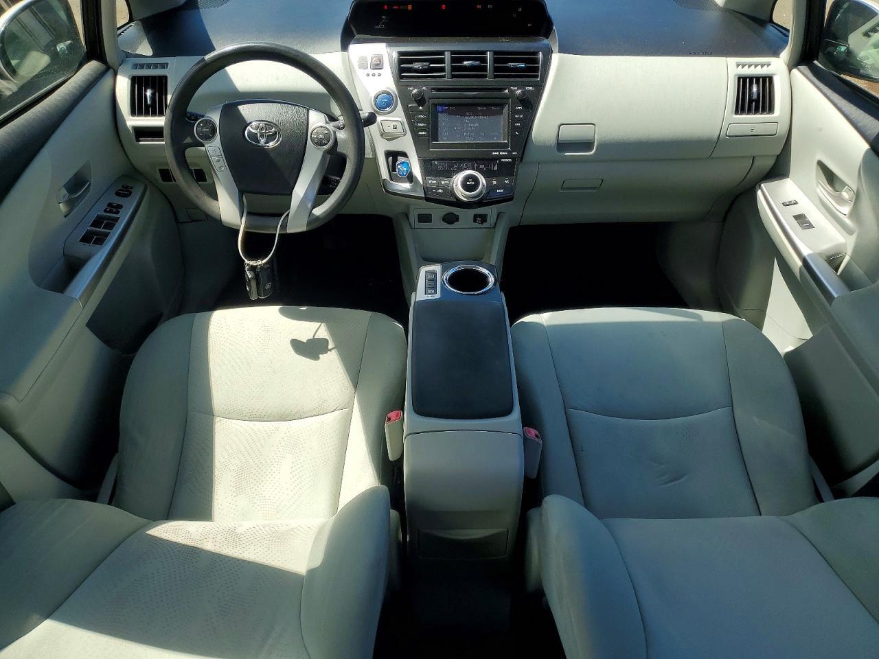 2013 TOYOTA PRIUS V — фото 8
