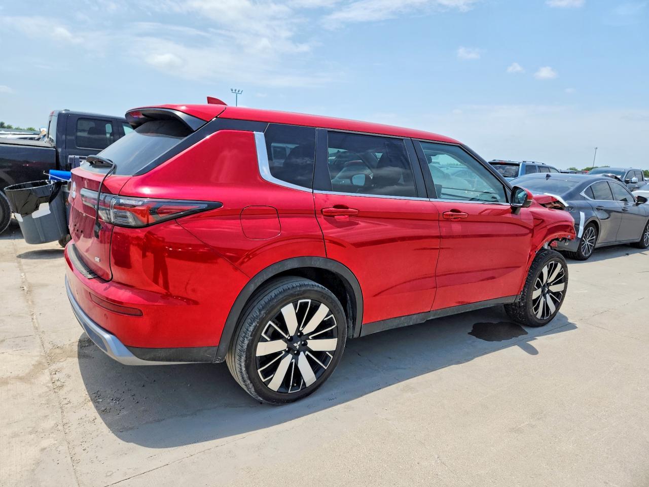 2025 MITSUBISHI OUTLANDER — фото 3