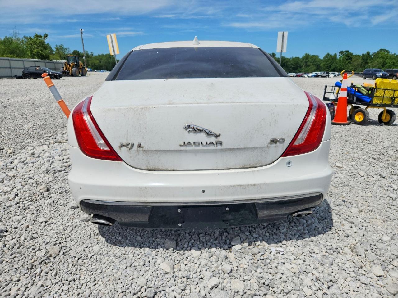 JAGUAR XJ