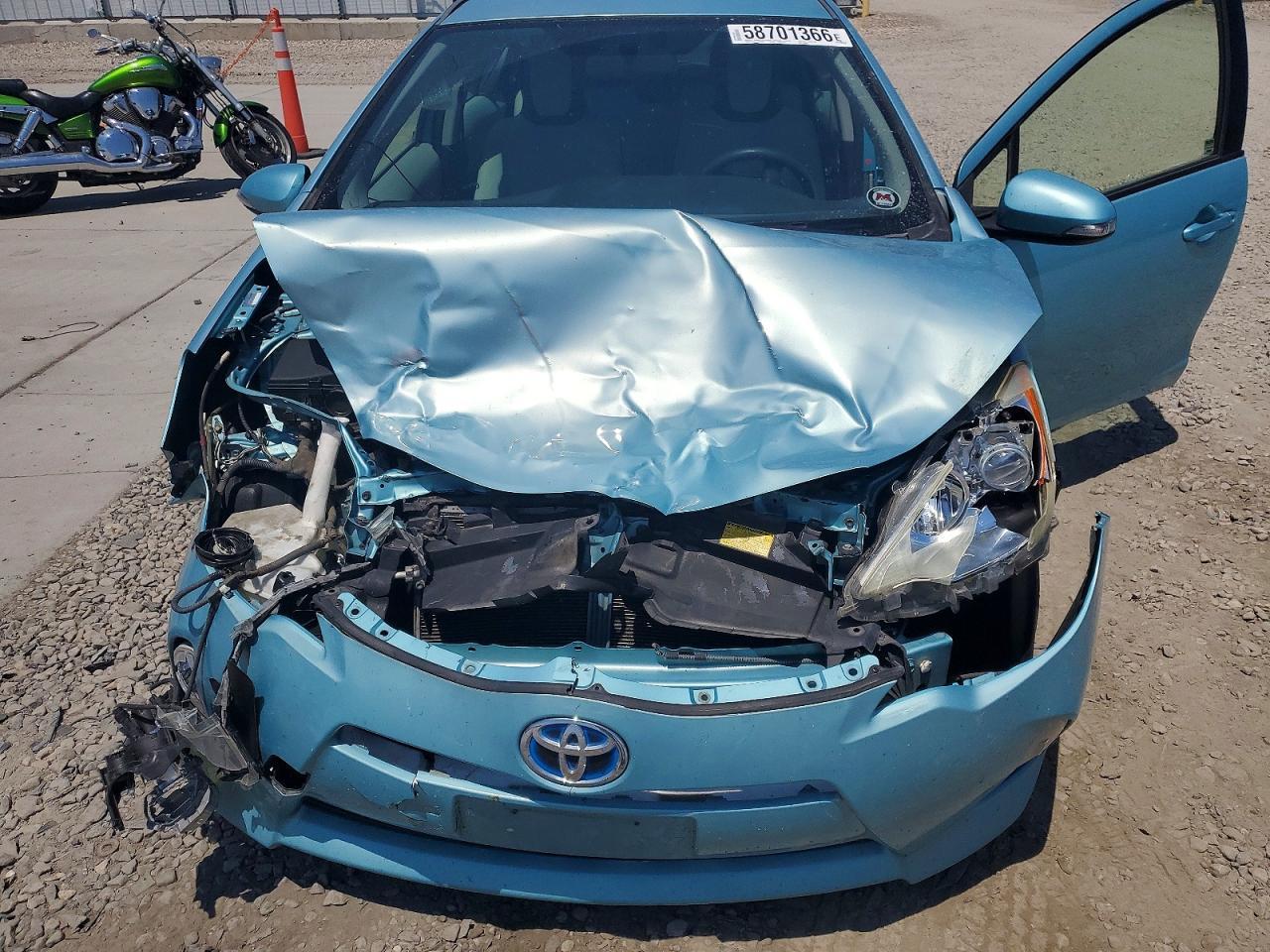2013 TOYOTA PRIUS C — фото 11