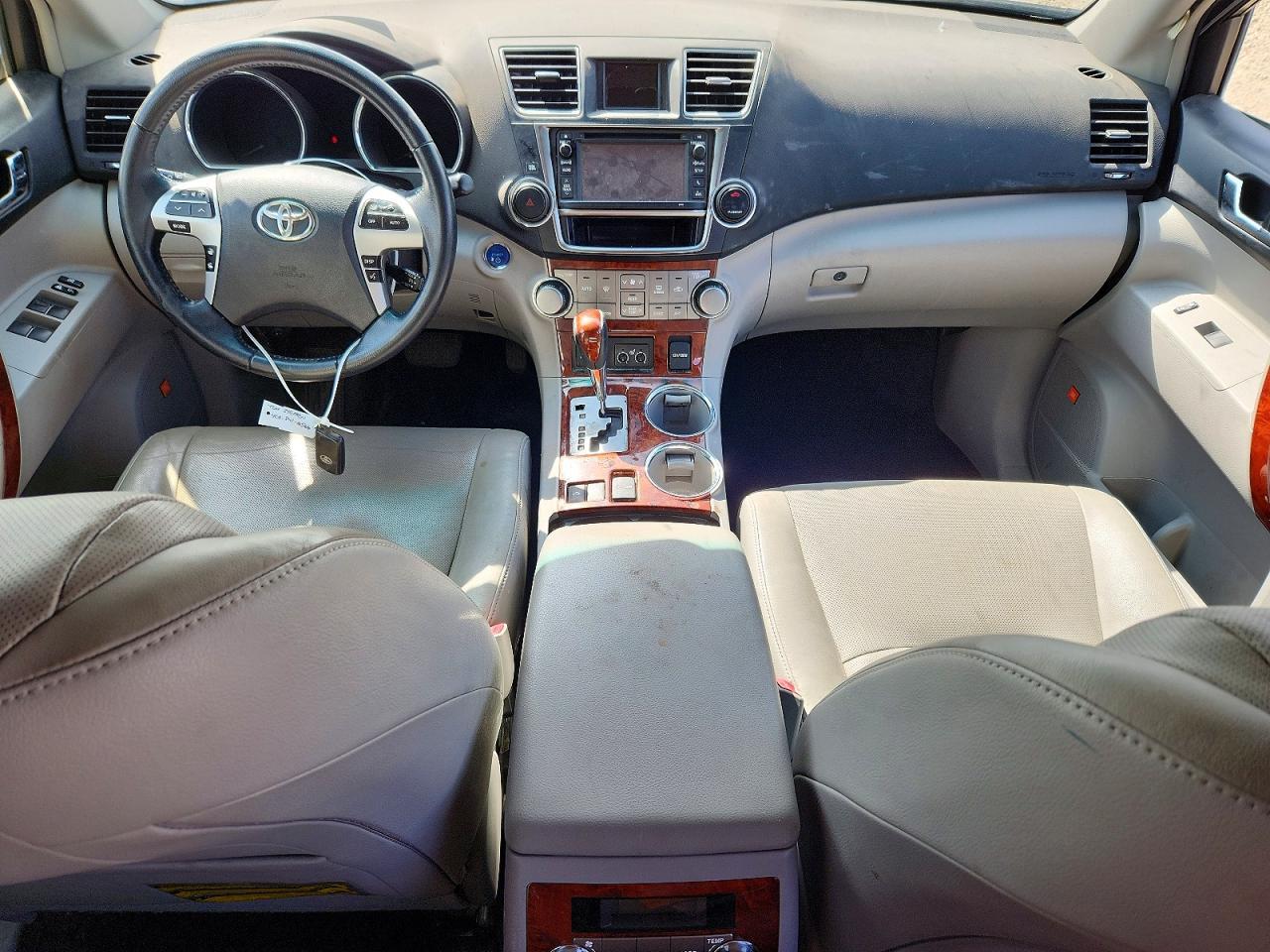 2013 TOYOTA HIGHLANDER HYBRID — фото 8