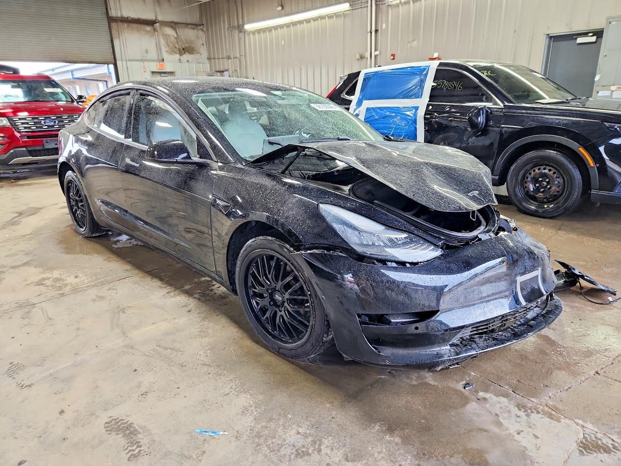 2019 TESLA MODEL 3 — фото 4