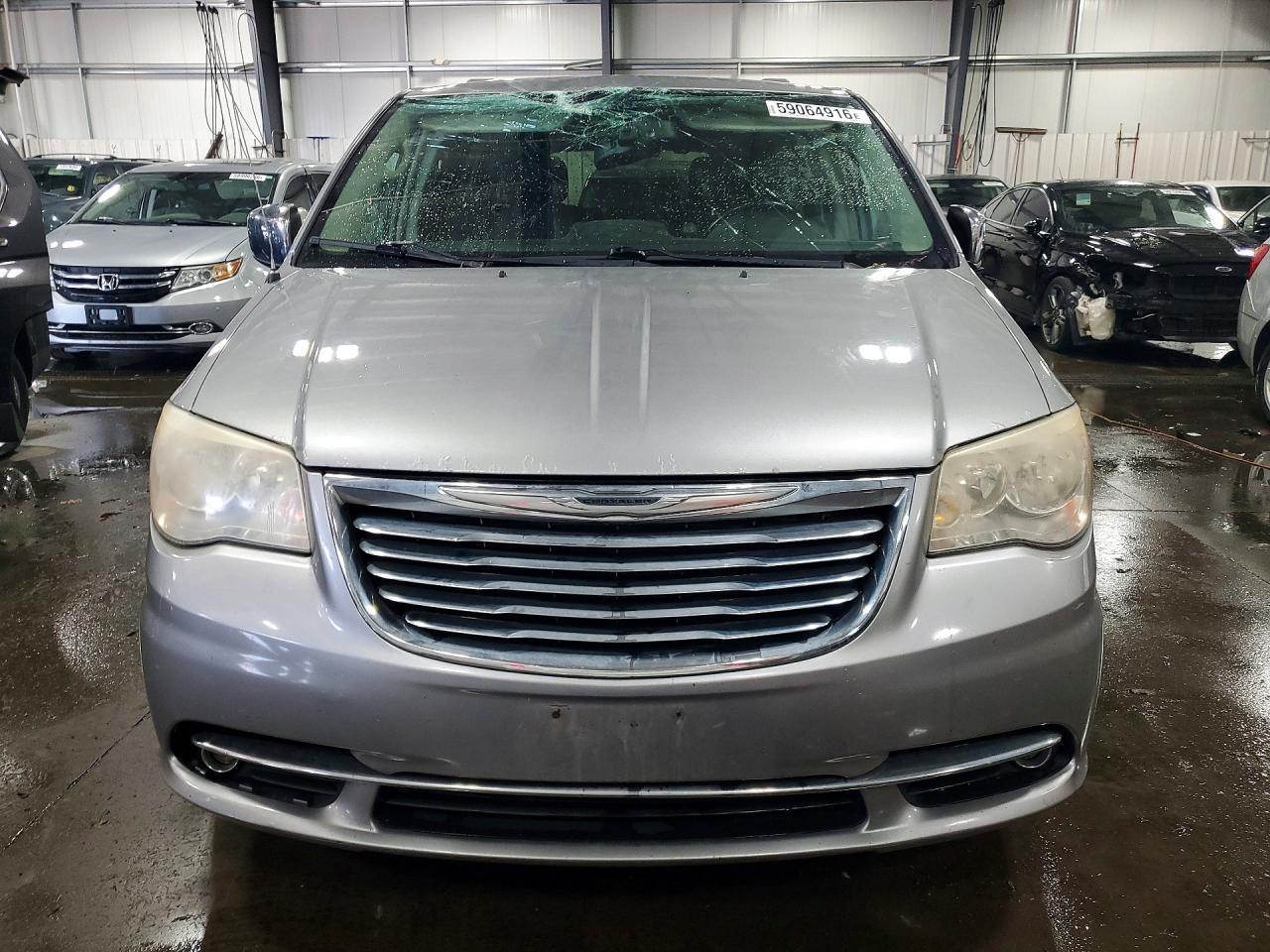 2013 CHRYSLER TOWN & COUNTRY — фото 5