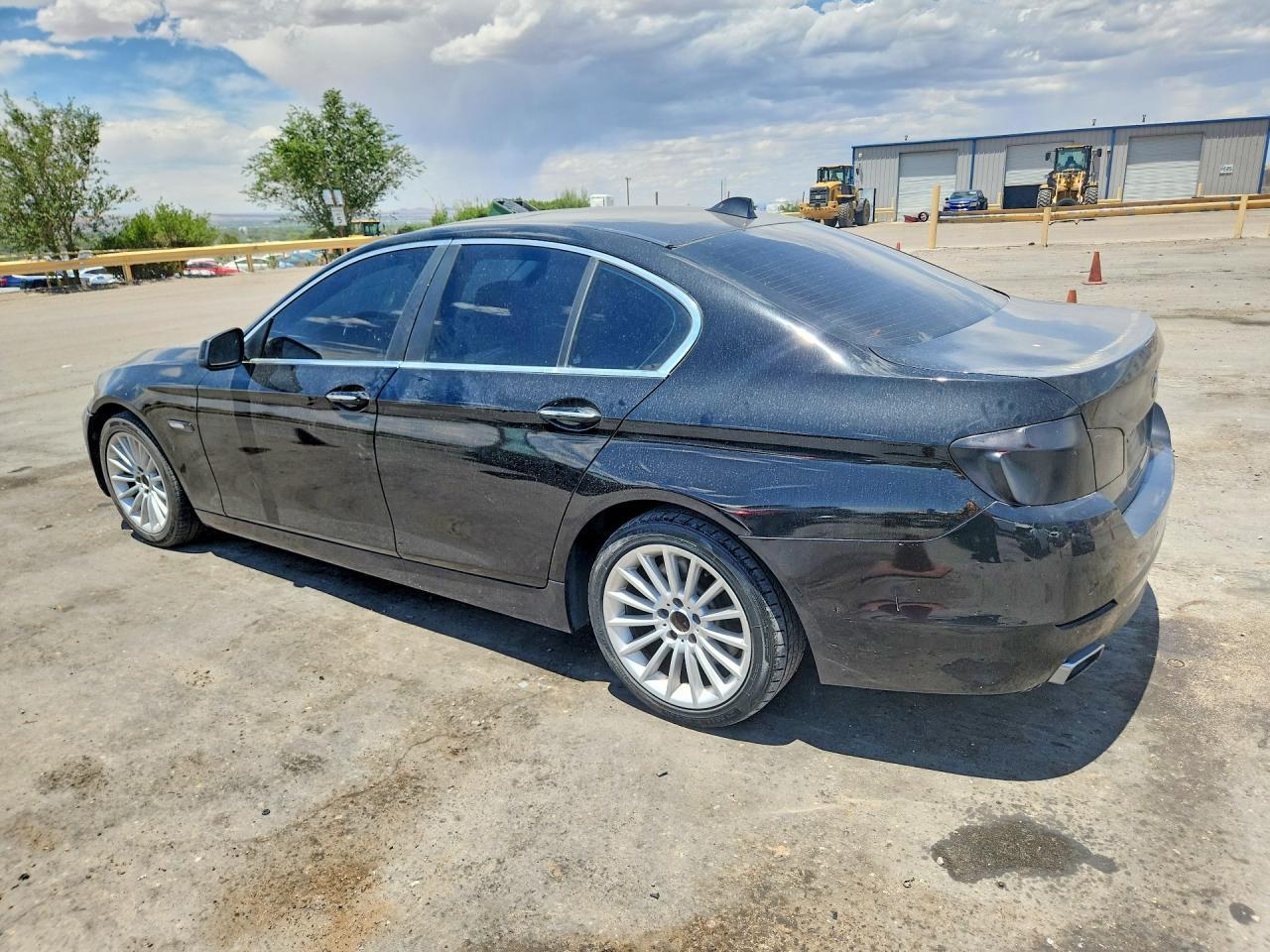 2011 BMW 5 SERIES — фото 2