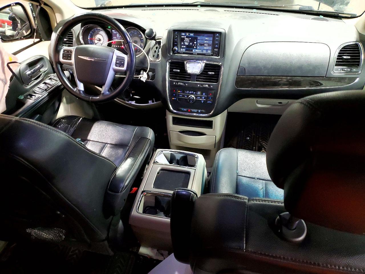 2013 CHRYSLER TOWN & COUNTRY — фото 8