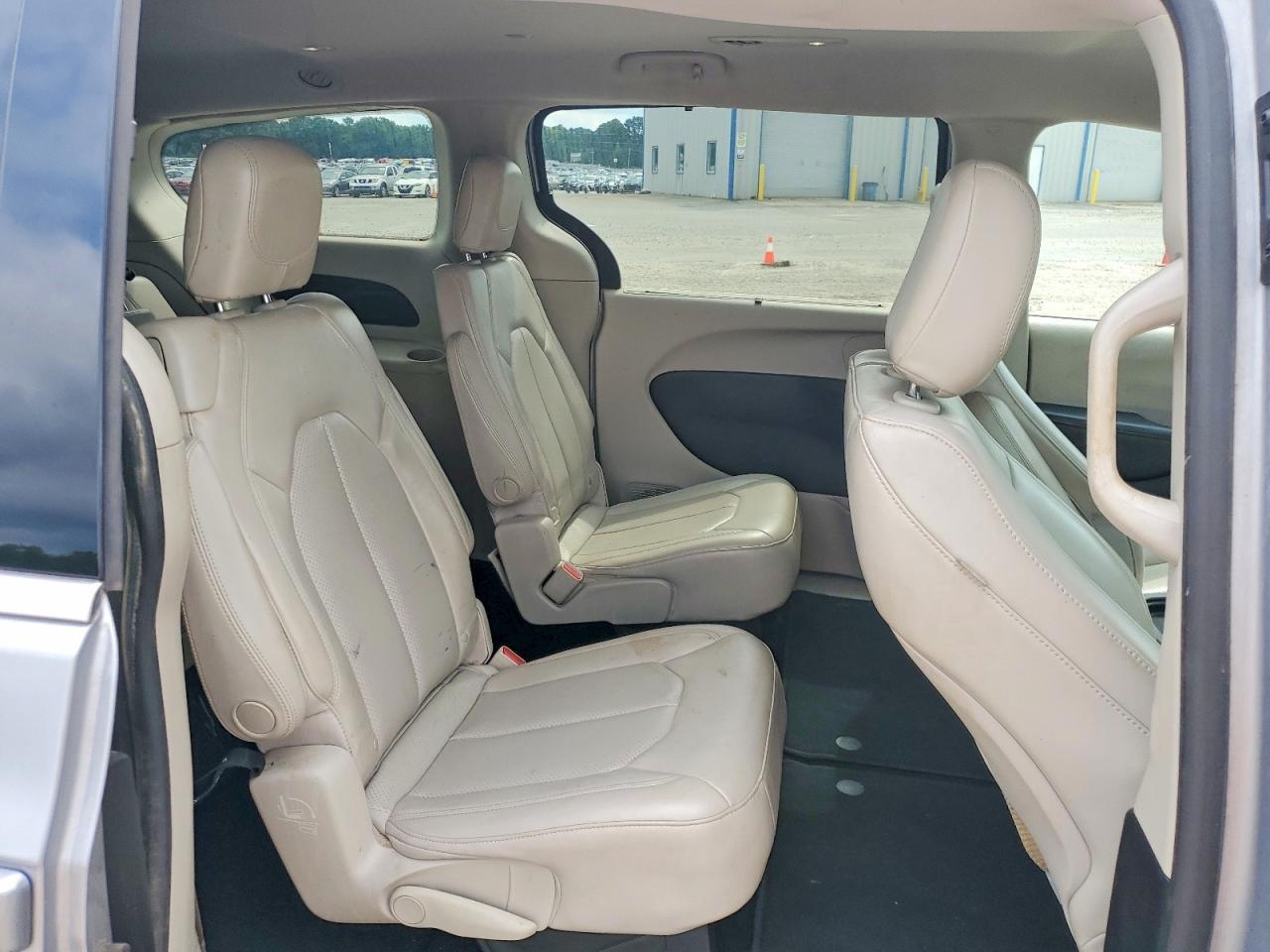 2021 CHRYSLER VOYAGER — фото 11