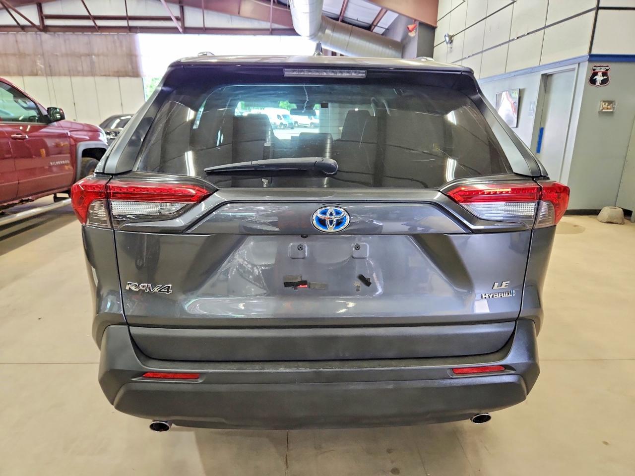 2021 TOYOTA RAV4 HYBRID — фото 6