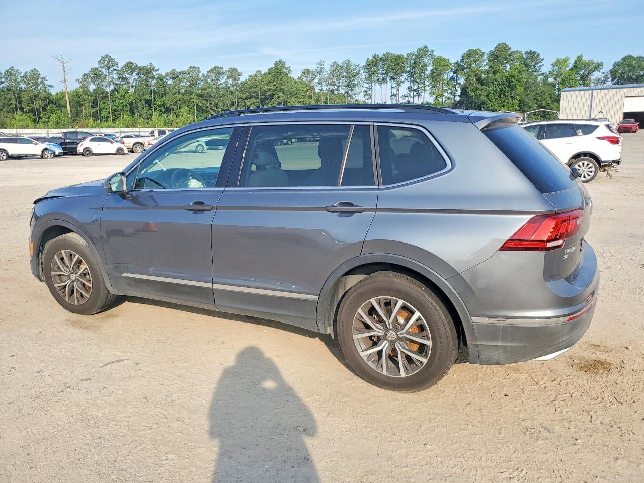 2018 VOLKSWAGEN TIGUAN — фото 2