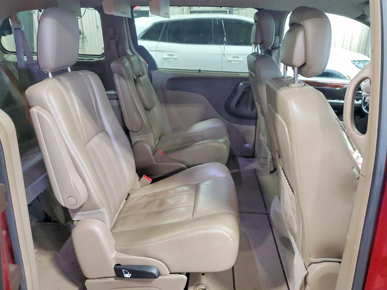 2013 CHRYSLER TOWN & COUNTRY — фото 10