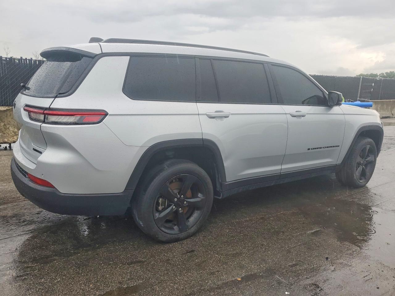 2024 JEEP GRAND CHEROKEE — фото 3