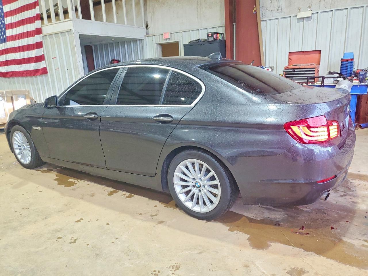 2011 BMW 5 SERIES — фото 2