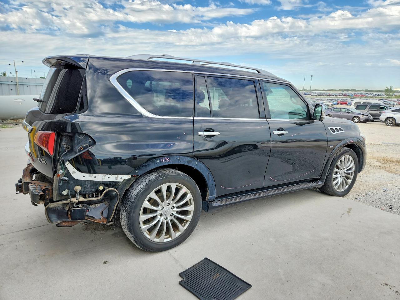 2017 INFINITI QX80 — фото 3